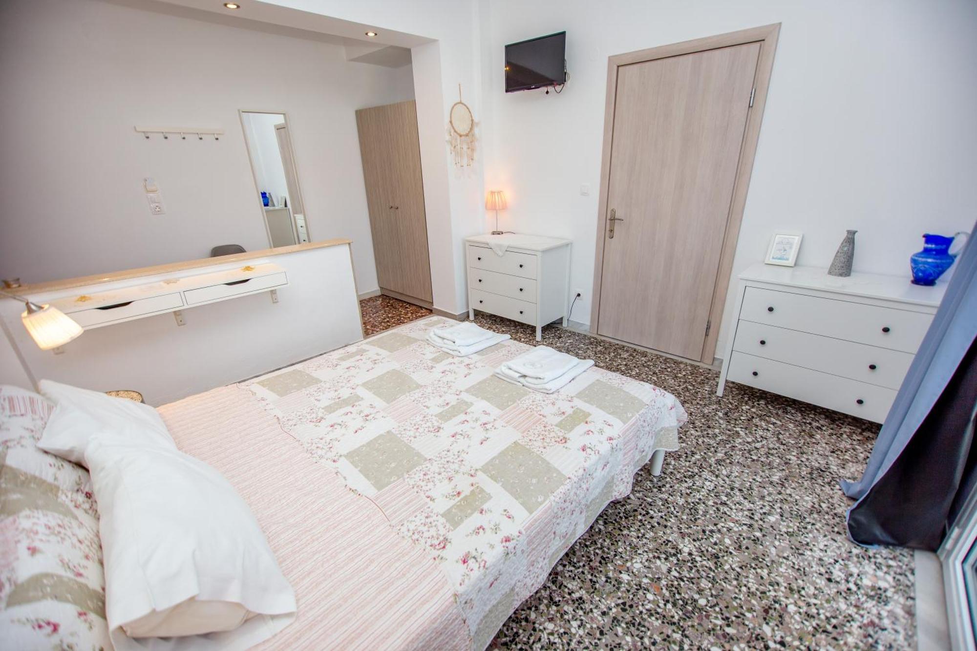 T H E Berlin Studios And Suites Vrasná Buitenkant foto
